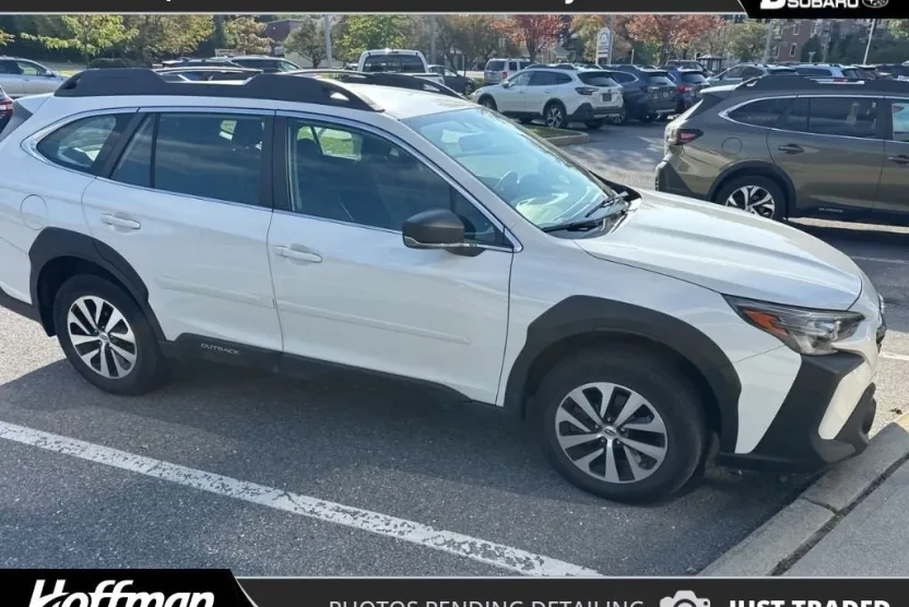 2023 Subaru Outback Base photo 1