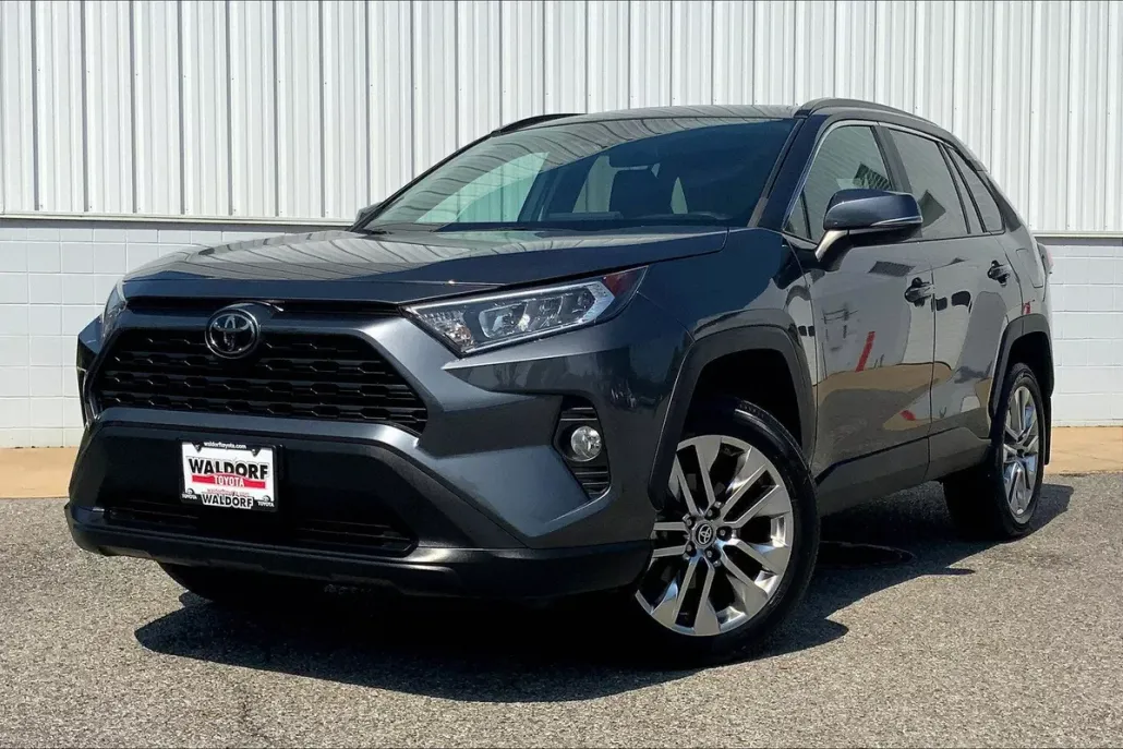 2021 Toyota RAV4 XLE Premium photo 1