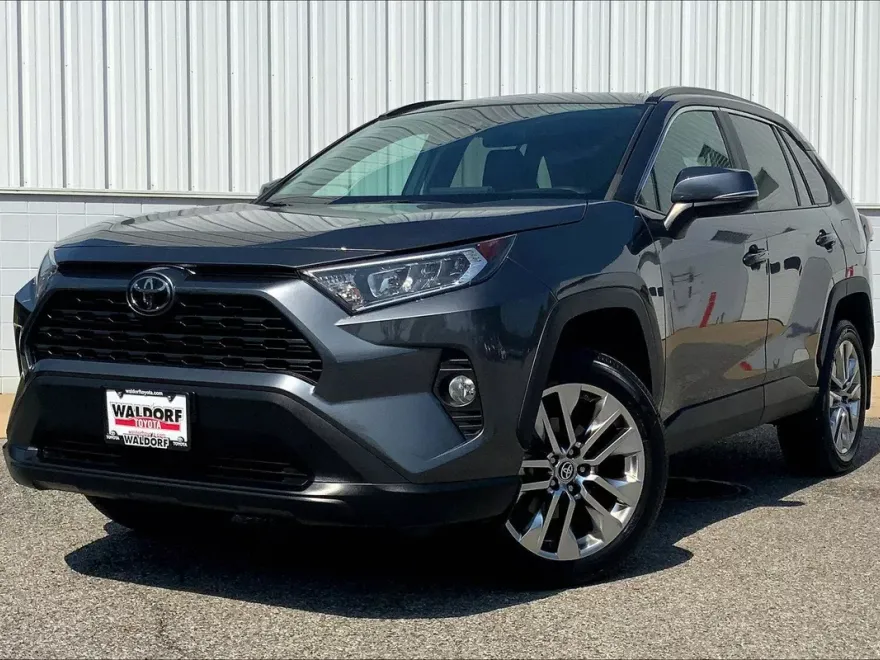 2021 Toyota RAV4 XLE Premium photo 1