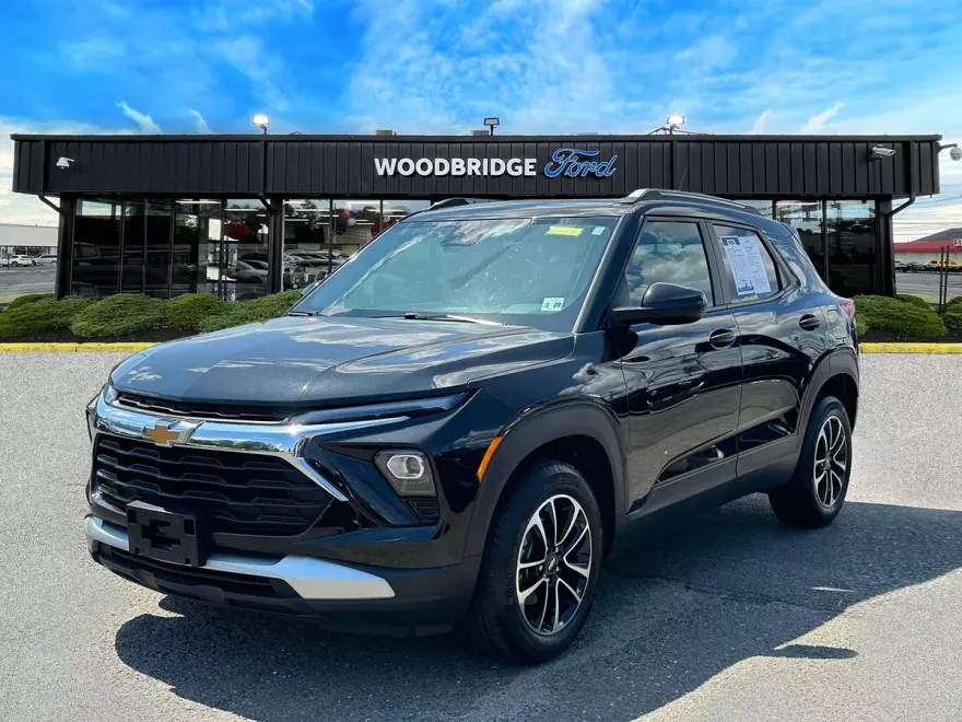 2024 Chevrolet Trailblazer LT photo 1