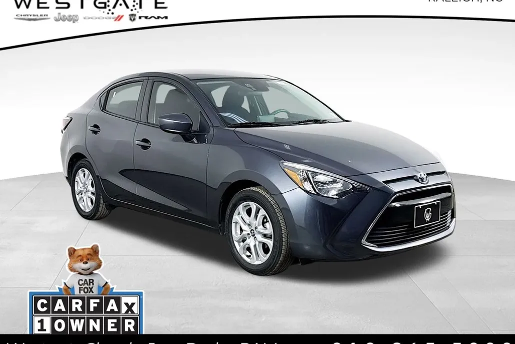2017 Toyota Yaris iA Base photo 1