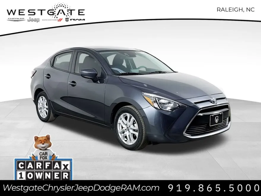 2017 Toyota Yaris iA Base photo 1