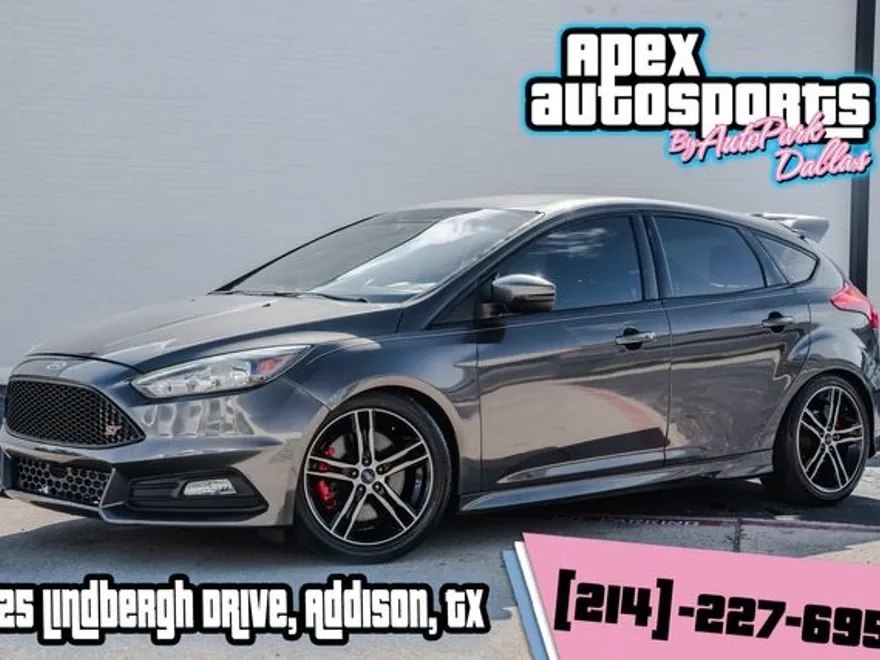 2015 Ford Focus ST photo 1