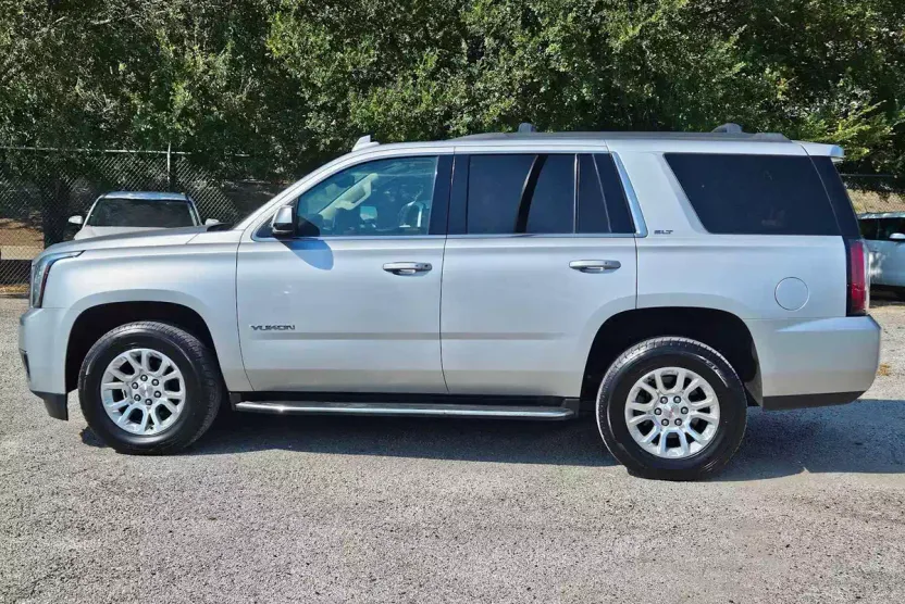 2020 Gmc Yukon SLT photo 1