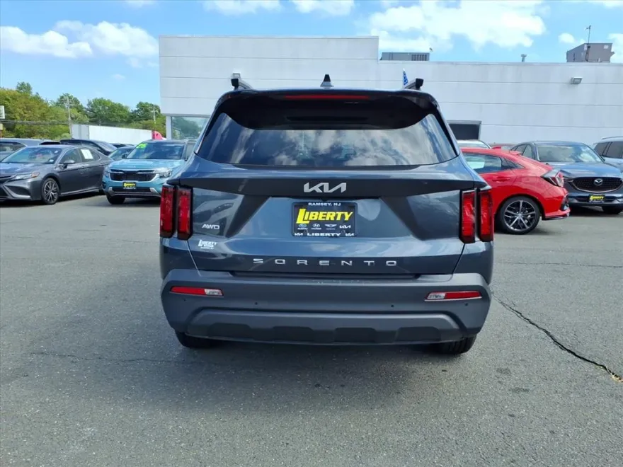 2022 Kia Sorento X-Line S photo 1