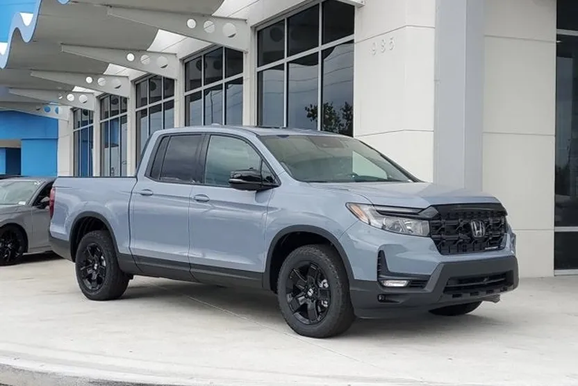 2025 Honda Ridgeline Black Edition photo 1