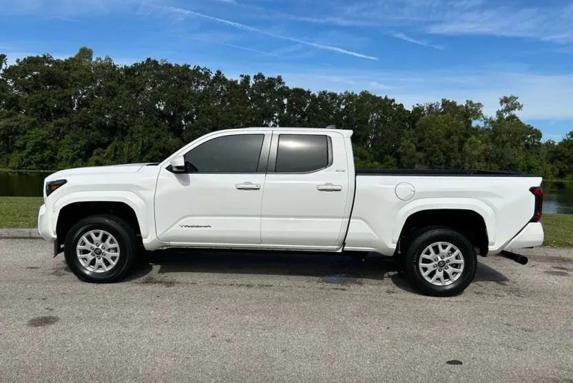 2024 Toyota Tacoma SR5 photo 1