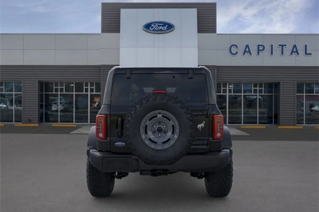 2025 Ford Bronco Outer Banks photo 1