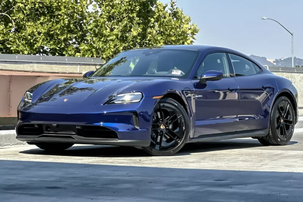 2025 Porsche Taycan 4 photo 1