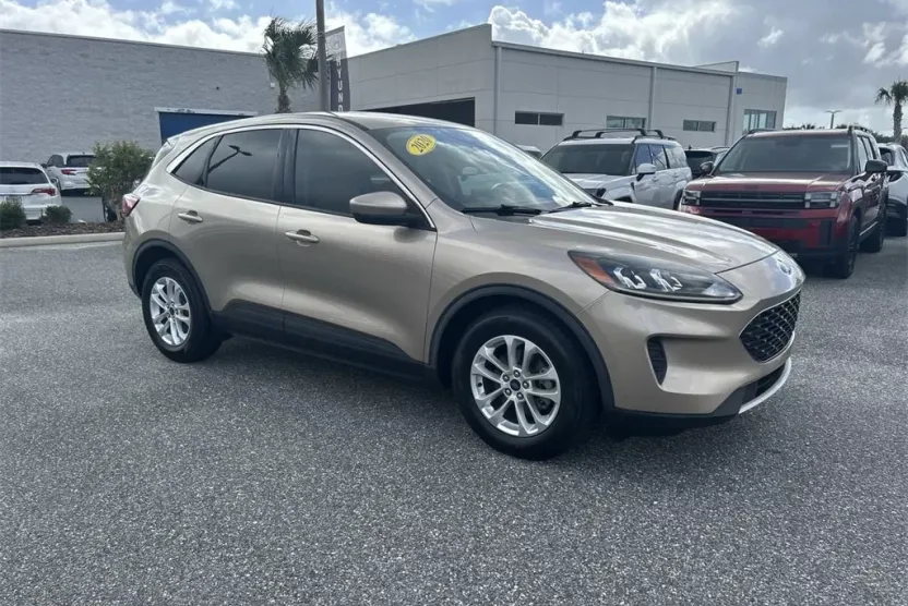 2020 Ford Escape SE photo 1