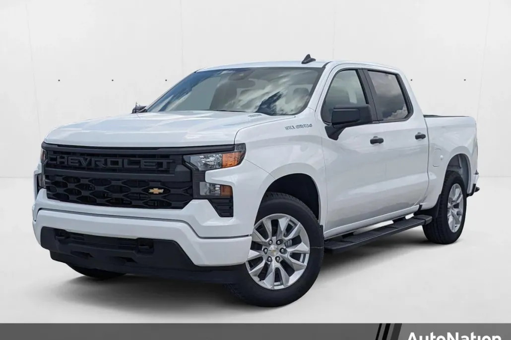 2025 Chevrolet Silverado 1500 Custom photo 1