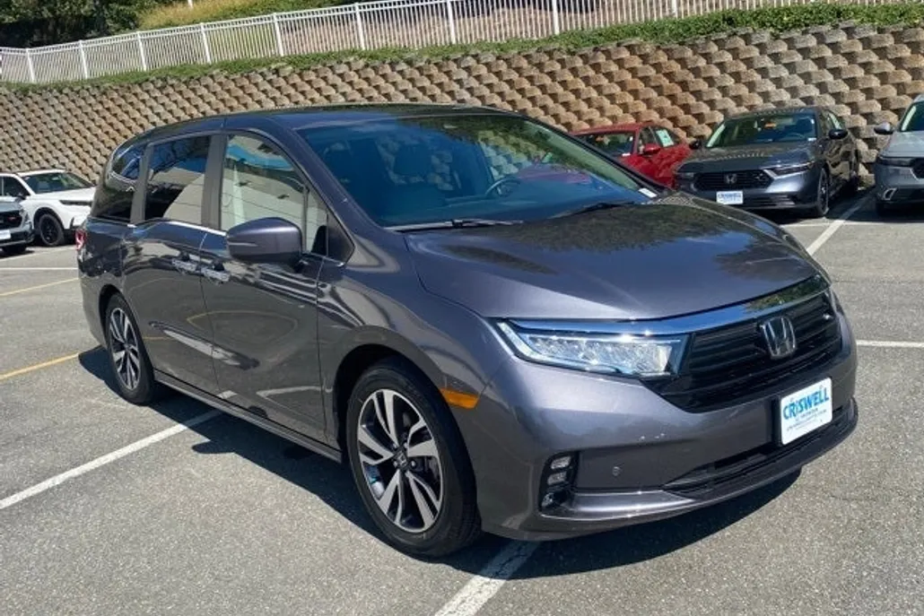 2021 Honda Odyssey Touring photo 1