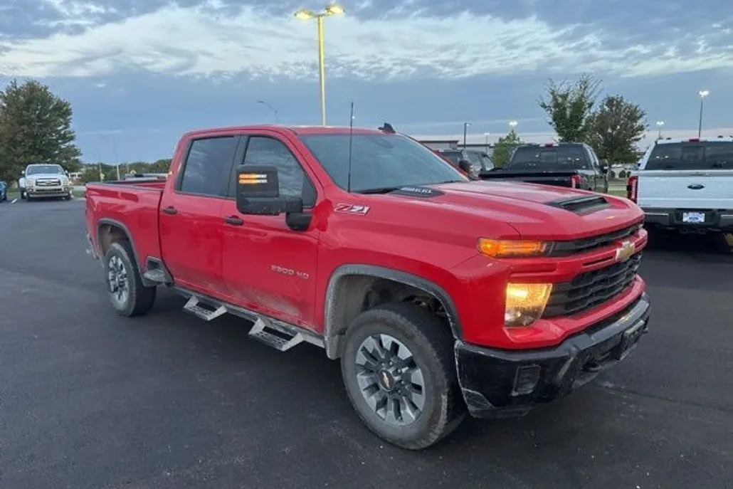 2024 Chevrolet Silverado 2500HD Custom photo 1