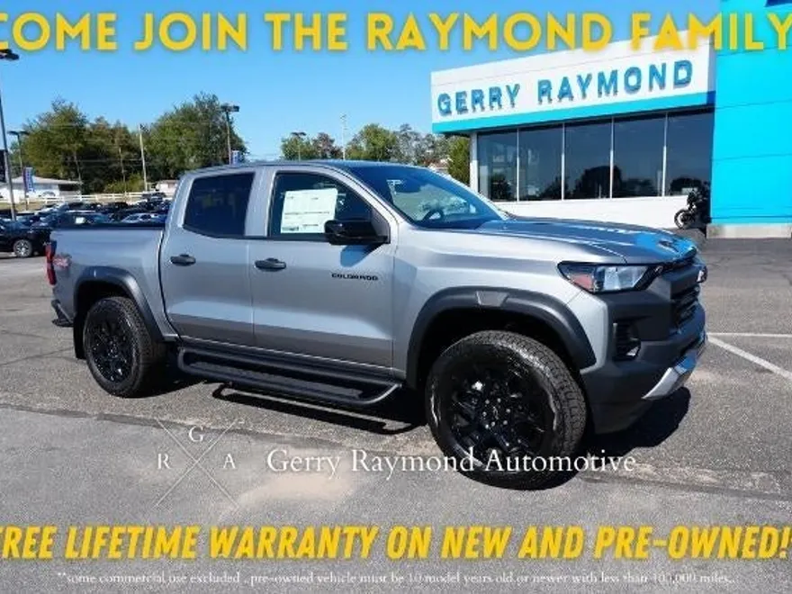 2026 Chevrolet Colorado Trail Boss photo 1