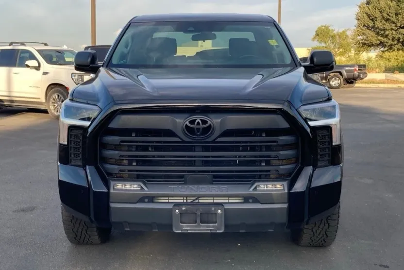 2023 Toyota Tundra SR5 photo 1