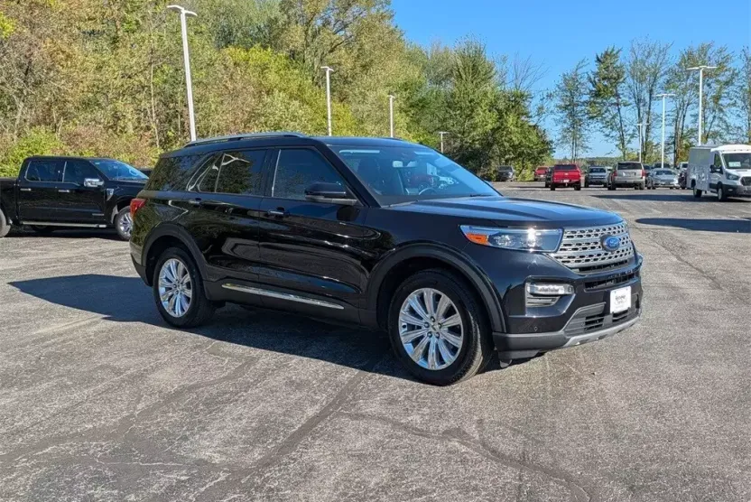 2024 Ford Explorer Limited photo 1