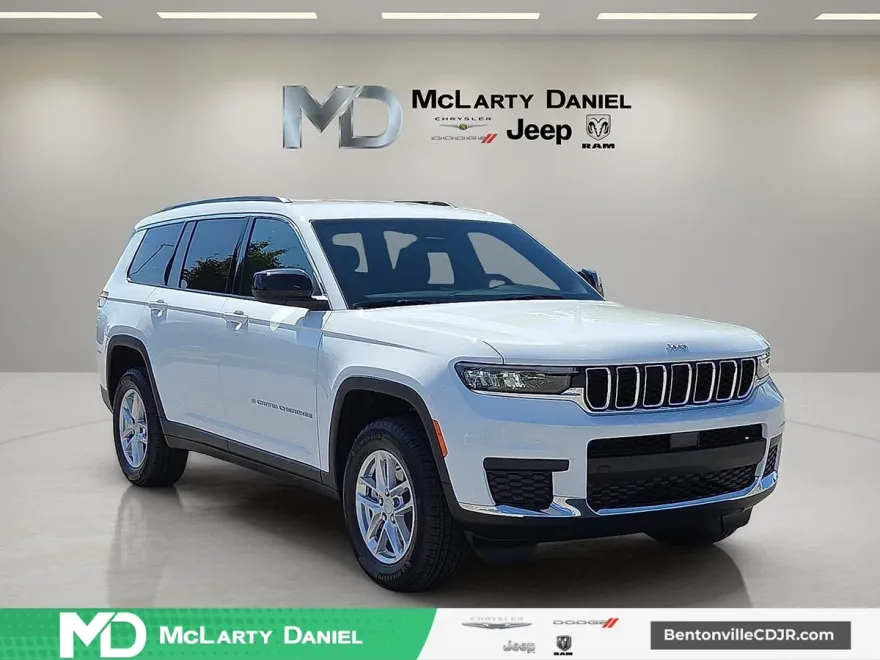 2025 Jeep Grand Cherokee Laredo Altitude photo 1
