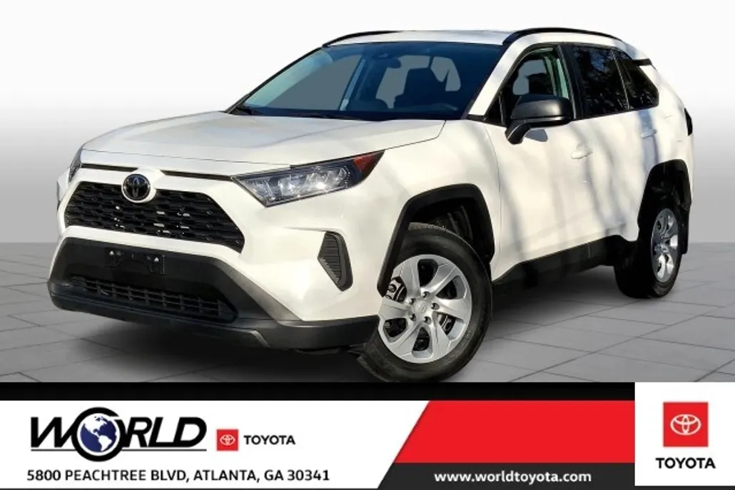 2020 Toyota RAV4 LE photo 1