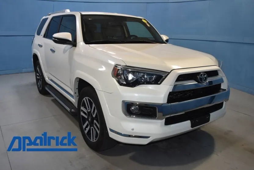 2016 Toyota 4Runner Limited photo 1