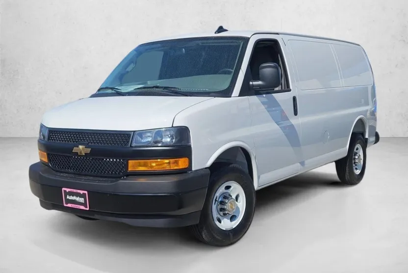 2025 Chevrolet Express Cargo 2500 Base photo 1