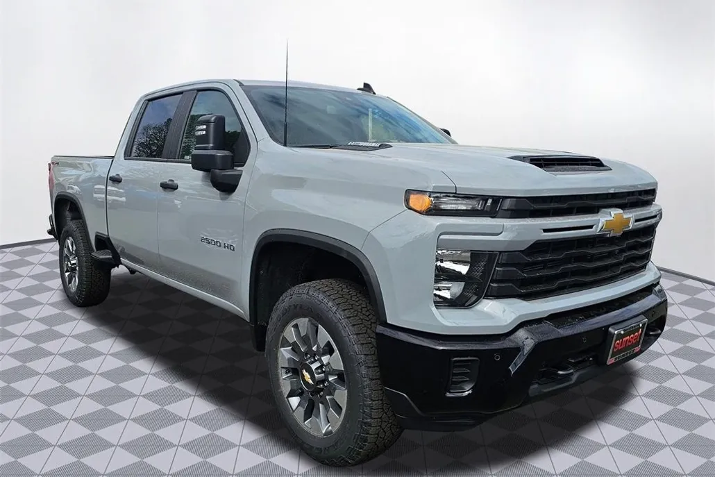 2025 Chevrolet Silverado 2500HD Custom photo 1