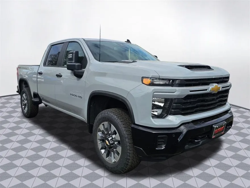 2025 Chevrolet Silverado 2500HD Custom photo 1