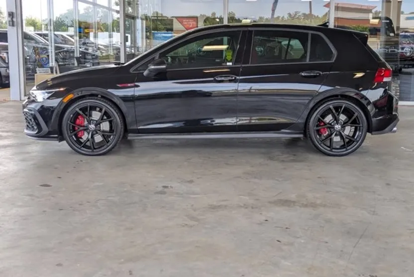 2024 Volkswagen Golf GTI 380 SE photo 1