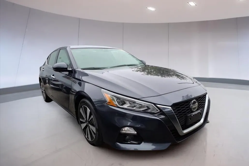 2022 Nissan Altima 2.5 SL photo 1