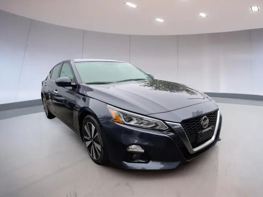2022 Nissan Altima 2.5 SL photo 1