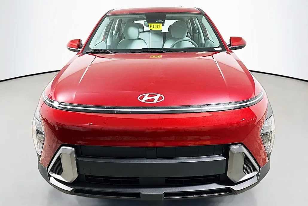 2026 Hyundai Kona SE photo 1