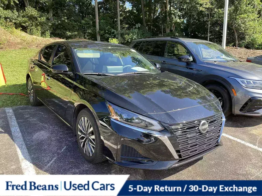 2023 Nissan Altima 2.5 SV photo 1