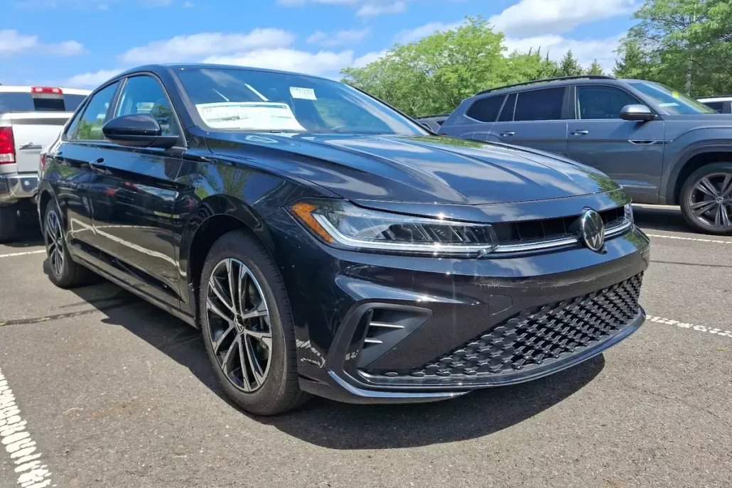 2025 Volkswagen Jetta 1.5T Sport photo 1