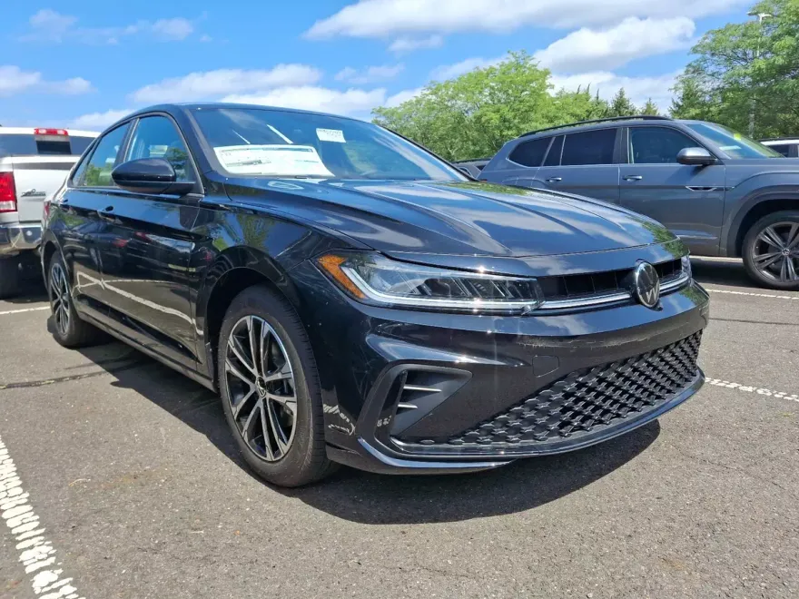 2025 Volkswagen Jetta 1.5T Sport photo 1