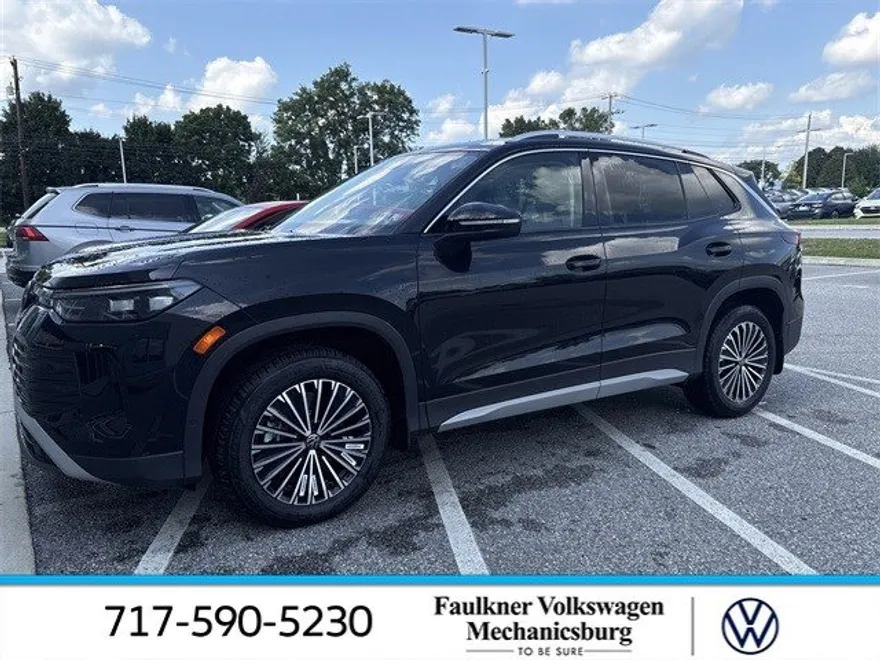 2025 Volkswagen Tiguan S photo 1