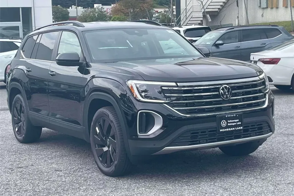2025 Volkswagen Atlas SE Technology photo 1