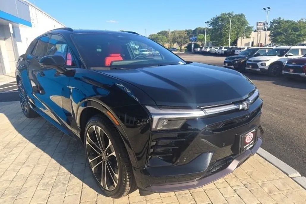 2025 Chevrolet Blazer EV photo 1