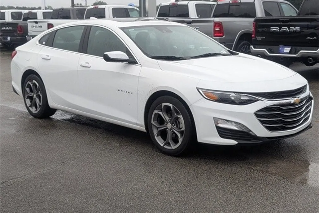 2023 Chevrolet Malibu 1LT photo 1