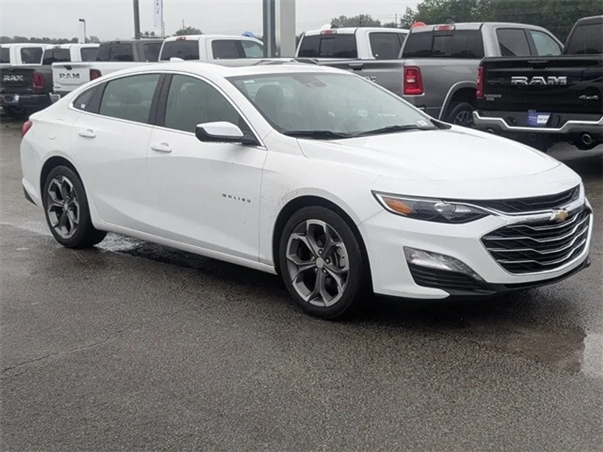 2023 Chevrolet Malibu 1LT photo 1