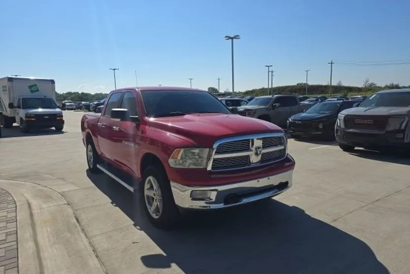 2011 Ram 1500 SLT photo 1