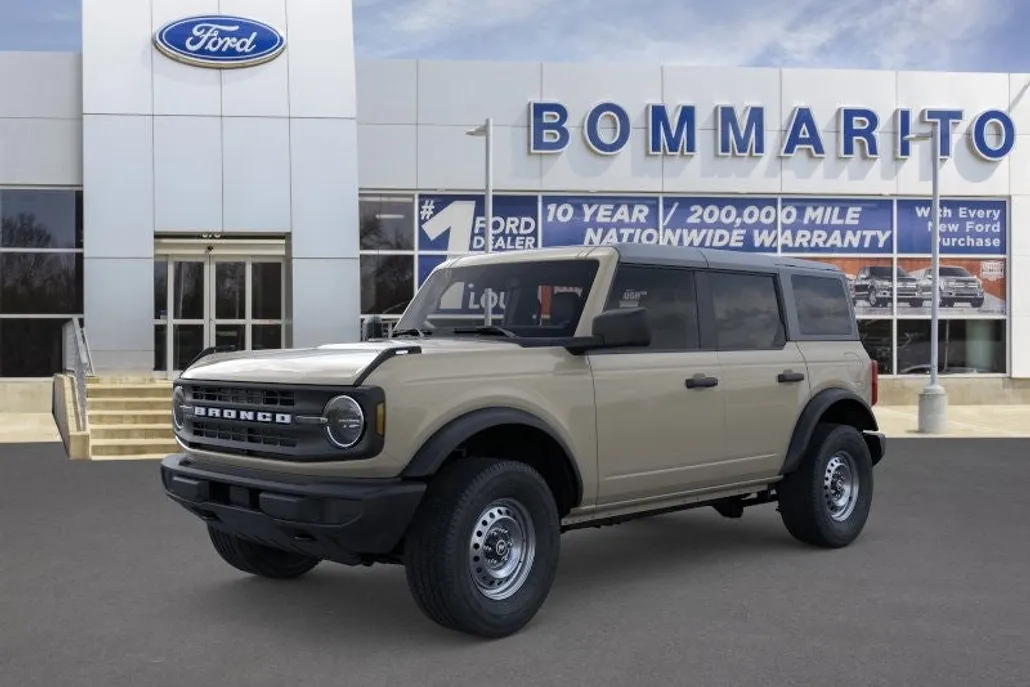 2025 Ford Bronco Base photo 1
