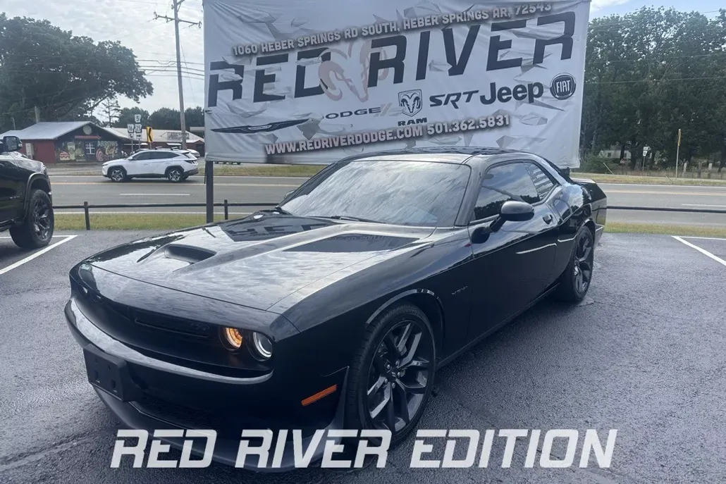 2022 Dodge Challenger R/T photo 1