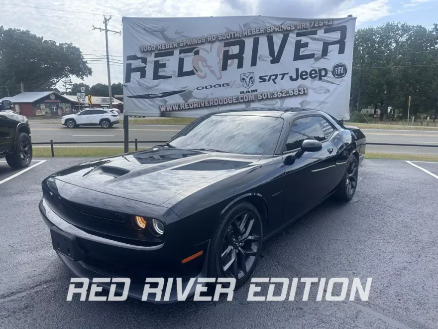2022 Dodge Challenger R/T photo 1