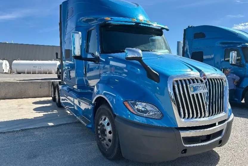 2021 International LT625 LT photo 1