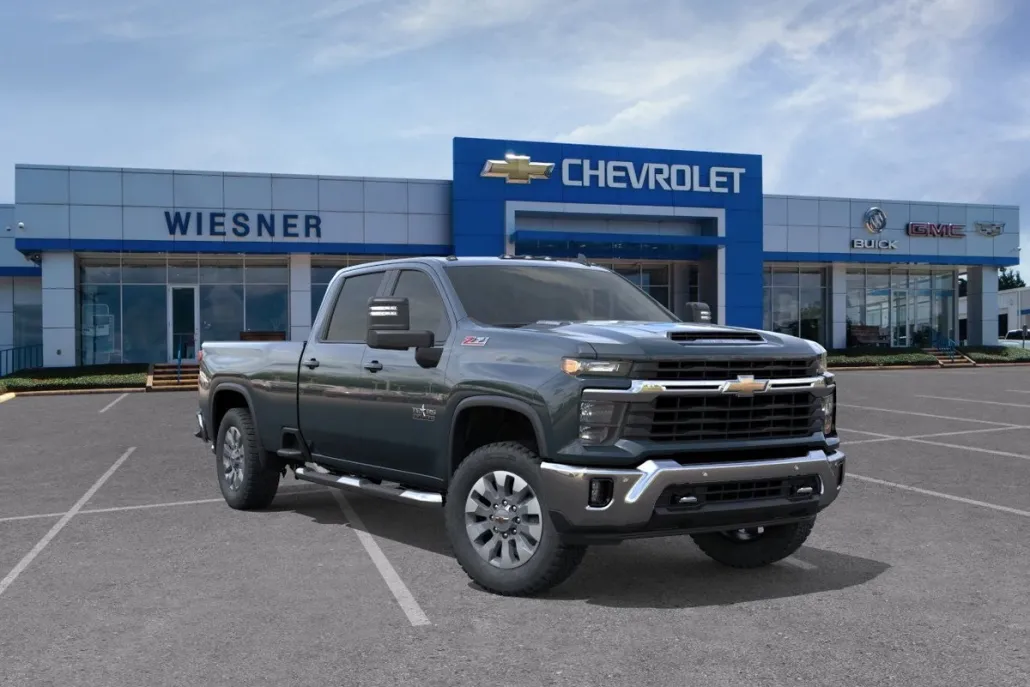 2025 Chevrolet Silverado 3500HD LT photo 1