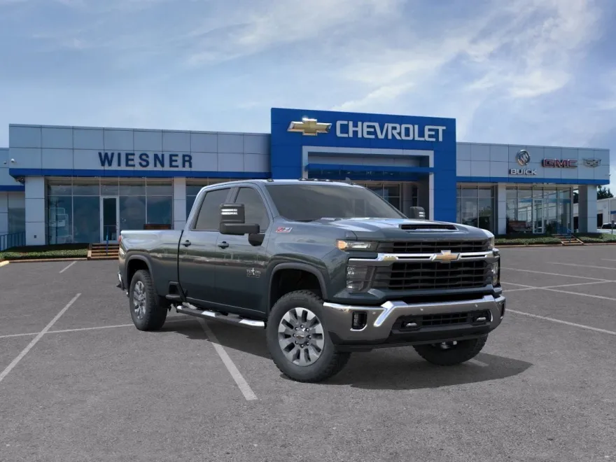 2025 Chevrolet Silverado 3500HD LT photo 1