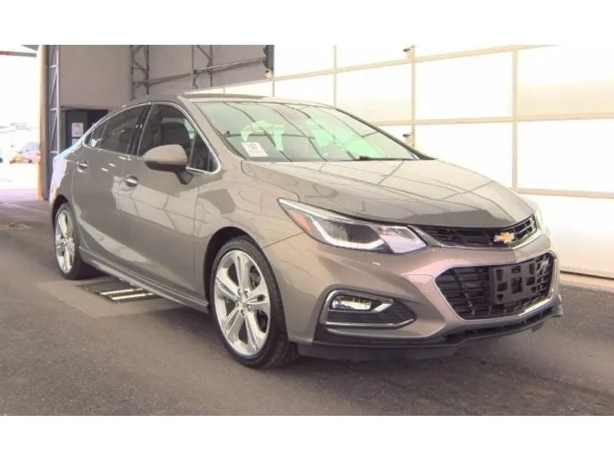 2017 Chevrolet Cruze Premier photo 1