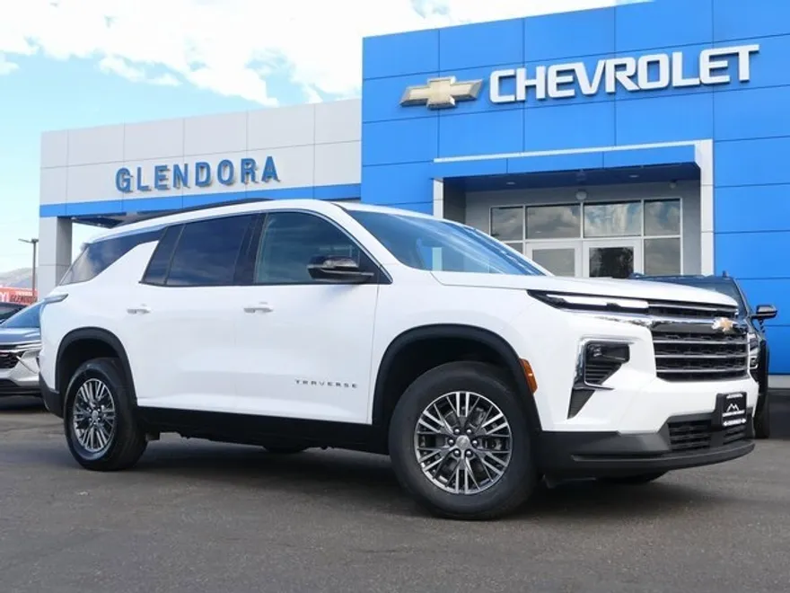 2025 Chevrolet Traverse 1LT photo 1