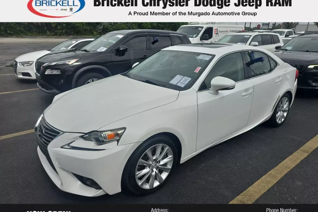 2016 Lexus IS 200t photo 1
