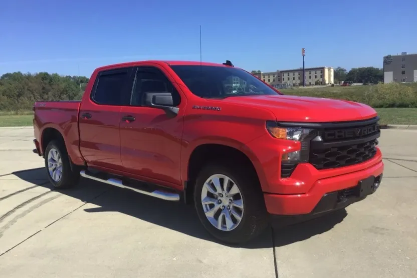 2024 Chevrolet Silverado 1500 Custom photo 1