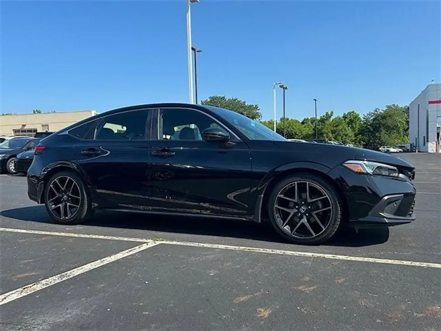 2022 Honda Civic Hatchback Sport Touring photo 1